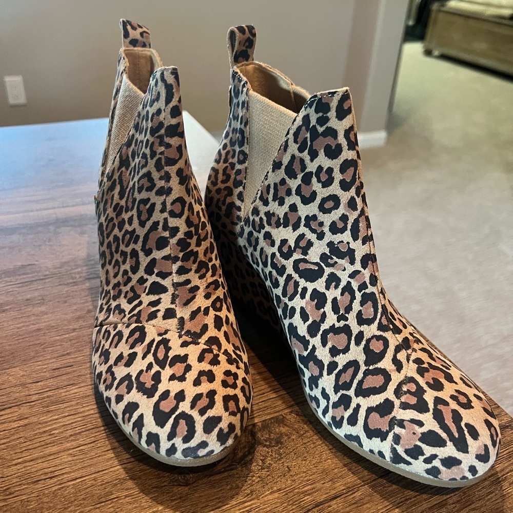 Toms Kelsey Leopard Print Wedge Booties